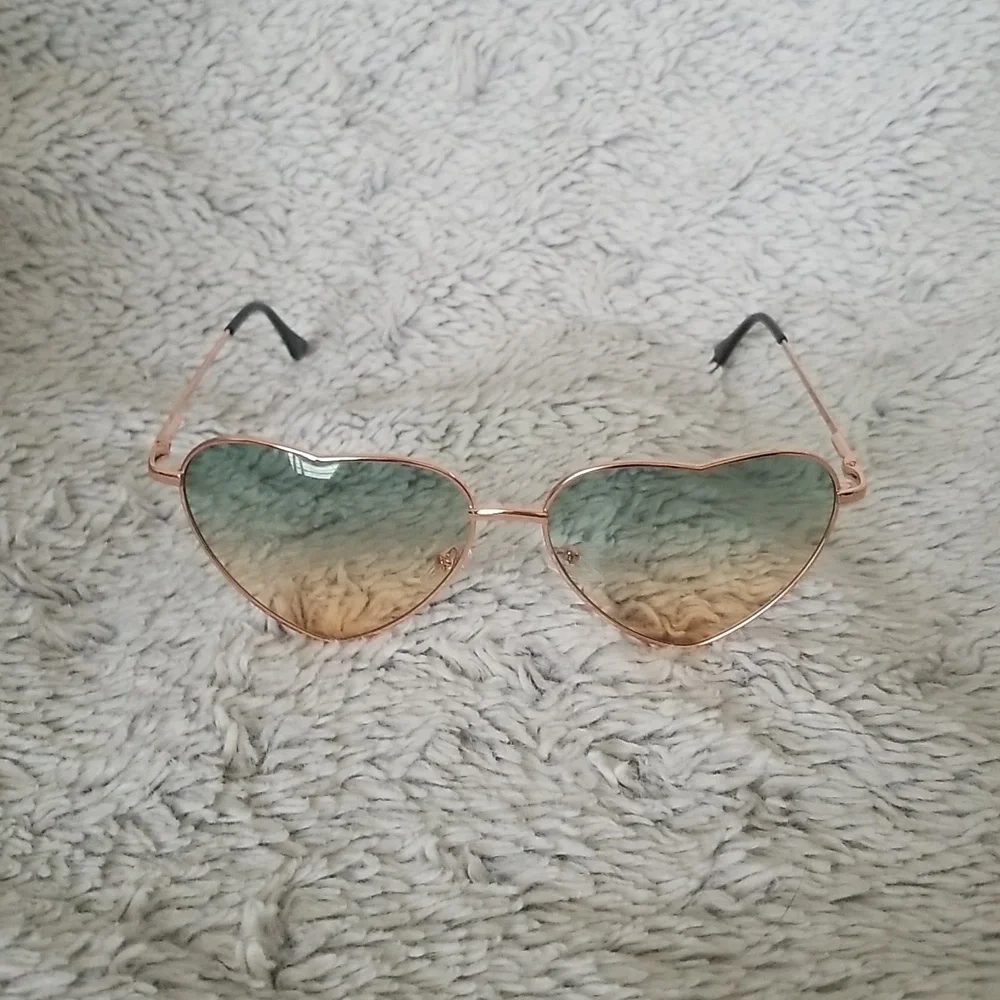 Heart Shaped Metal Frame Sunglasses